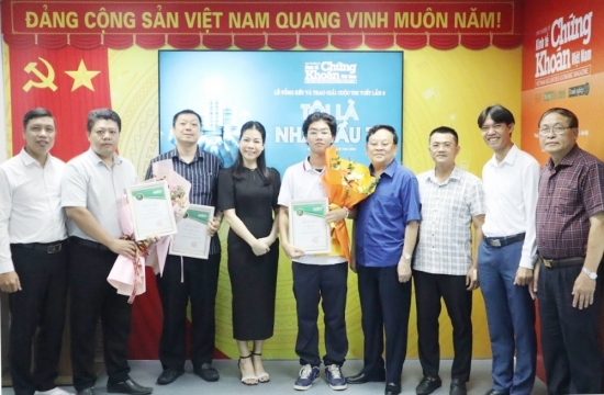 Tạp chí điện tử Kinh tế Chứng khoán Việt Nam tổng kết và trao giải cuộc thi viết “Tôi là Nhà đầu tư” lần thứ 2