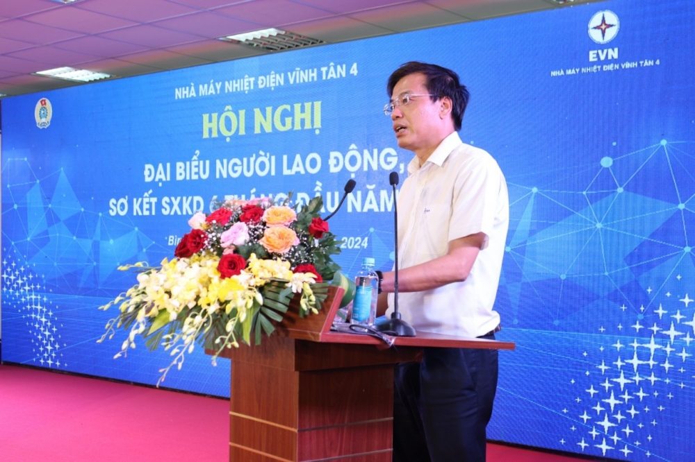 Ông Uông Quang Huy, Phó Chủ tịch Công đoàn Điện lực Việt Nam phát biểu chỉ đạo tại Hội nghị