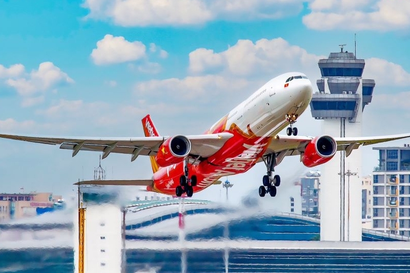 Vietjet tăng trưởng doanh thu 15% trong 6 tháng đầu năm 2024