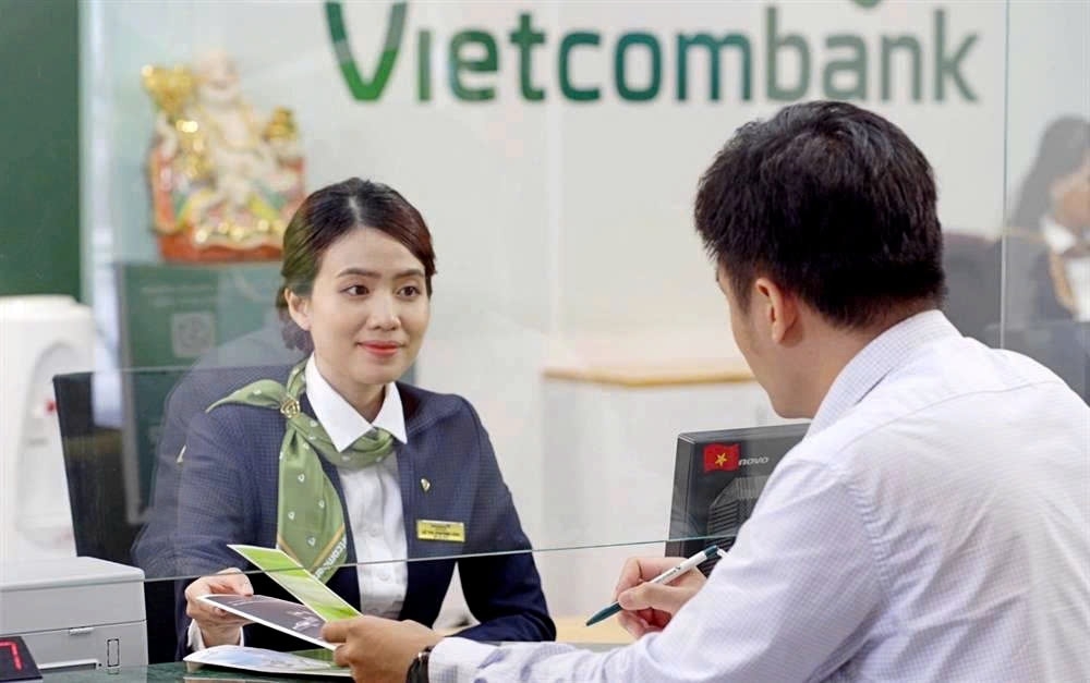 Lãi suất Vietcombank mới nhất tháng 8/2024: Gửi 300 triệu kỳ hạn 12 tháng nhận lãi bao nhiêu?