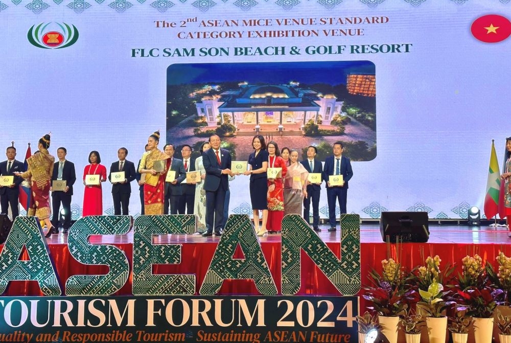 FLC Sầm Sơn nhận giải thưởng “Địa điểm tổ chức MICE ASEAN - Hạng mục Địa điểm triển lãm” trong khuôn khổ lễ trao Giải thưởng du lịch ASEAN 2024.