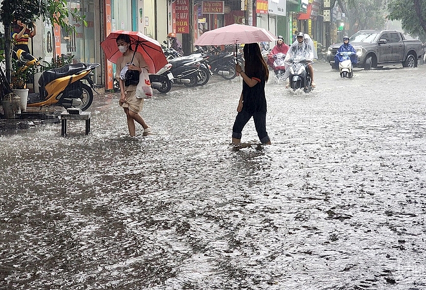 UBND thành phố Hà Nội đã ban hành công điện chỉ đạo các cơ quan chức năng và người dân chủ động ứng phó với bão số 3, nhằm giảm thiểu thiệt hại.