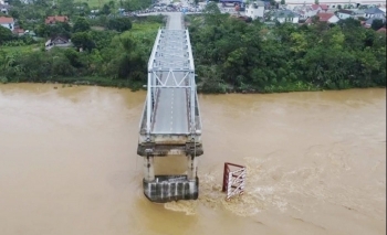 Sau sự cố sập cầu, Thủ tướng chỉ đạo khẩn trương nghiên cứu xây dựng cầu Phong Châu mới