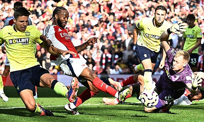 Kết quả bóng đá Ngoại hạng Anh vòng 7: Saka bùng nổ, Arsenal ngược dòng đánh bại Southampton 3-1