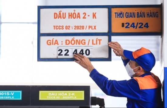 Dự báo giá xăng dầu trong nước ngày 17/10: Thế giới giảm sâu, trong nước sẽ ra sao?