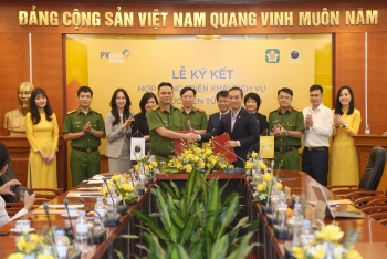 PVcomBank và Trung tâm RAR hợp tác triển khai dịch vụ xác thực điện tử qua VNeID