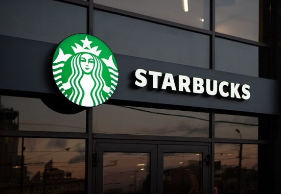 Starbucks từ bỏ hệ thống công nghệ, quay lại dùng giấy và bút để vận hành