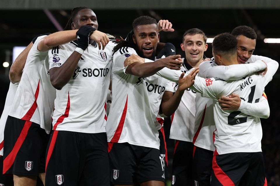 Kết quả vòng 14 Ngoại hạng Anh 2024/2025 hôm nay: Bournemouth vs Tottenham; Fulham vs Brighton