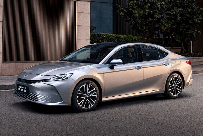 Giá Toyota Camry 2024: Chi tiết từng phiên bản và những nâng cấp đáng chú ý