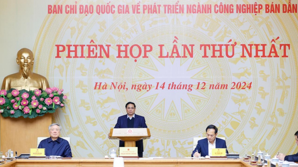 Thủ tướng Phạm Minh Chính, Trưởng Ban Chỉ đạo quốc gia về phát triển ngành công nghiệp bán dẫn chủ trì phiên họp lần thứ nhất của Ban Chỉ đạo - Ảnh: VGP/Nhật Bắc