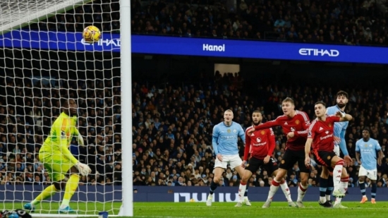 Kết quả bóng đá Ngoại hạng Anh hôm nay 16/12: MU đẩy Man City khỏi top 4, Chelsea áp sát top 1 Liverpool