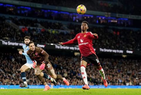 Manchester United đánh sập Etihad, dấu ấn từ Ruben Amorim, Amad Diallo xứng đáng điểm 10