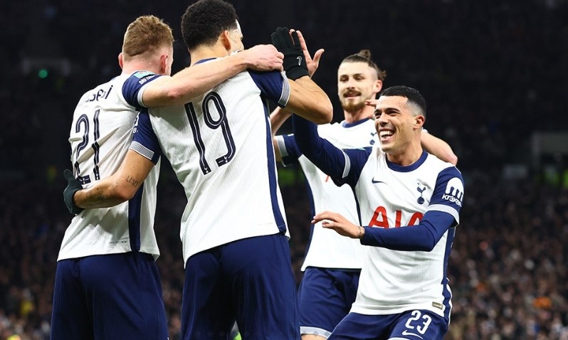 Vòng 17 Ngoại hạng Anh: Liverpool đối đầu Tottenham, thử thách cho Man City