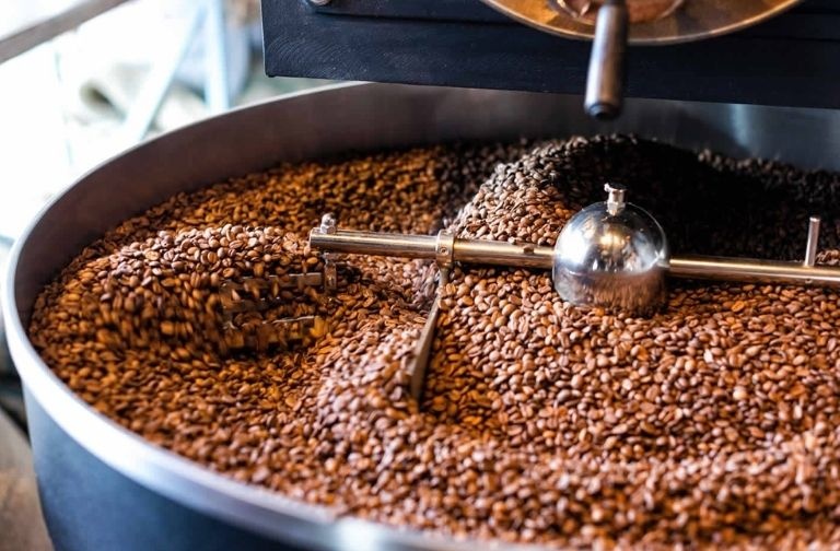 Giá cà phê arabica tăng vọt: Khủng hoảng thanh khoản đè nặng thương nhân