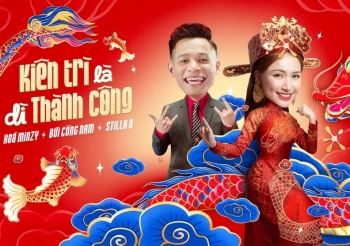 Lời bài hát "Kiên Trì Là Dì Thành Công" - Hoà Minzy x Bùi Công Nam x StillaD: Kiên trì là gì... Kiên trì là gì... Là dì thành công