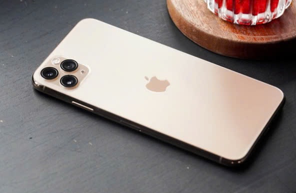 iPhone 11 Pro Max tiếp đà 