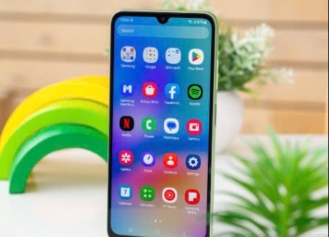 "Ông hoàng giá rẻ" nhà Samsung chỉ hơn 2 triệu: Thách thức cả iPhone cũ với trang bị vượt tầm giá