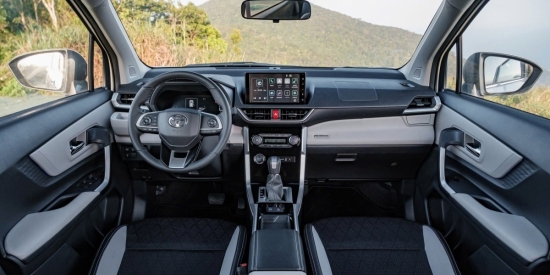 Toyota Veloz Cross tiếp tục "phá đảo" phân khúc MPV: Giá cực hời, mua ngay kẻo hết!