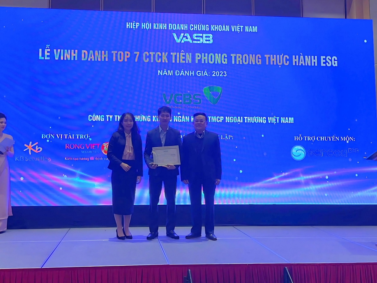 VASB vinh danh 7 công ty chứng khoán dẫn đầu về thực hành ESG