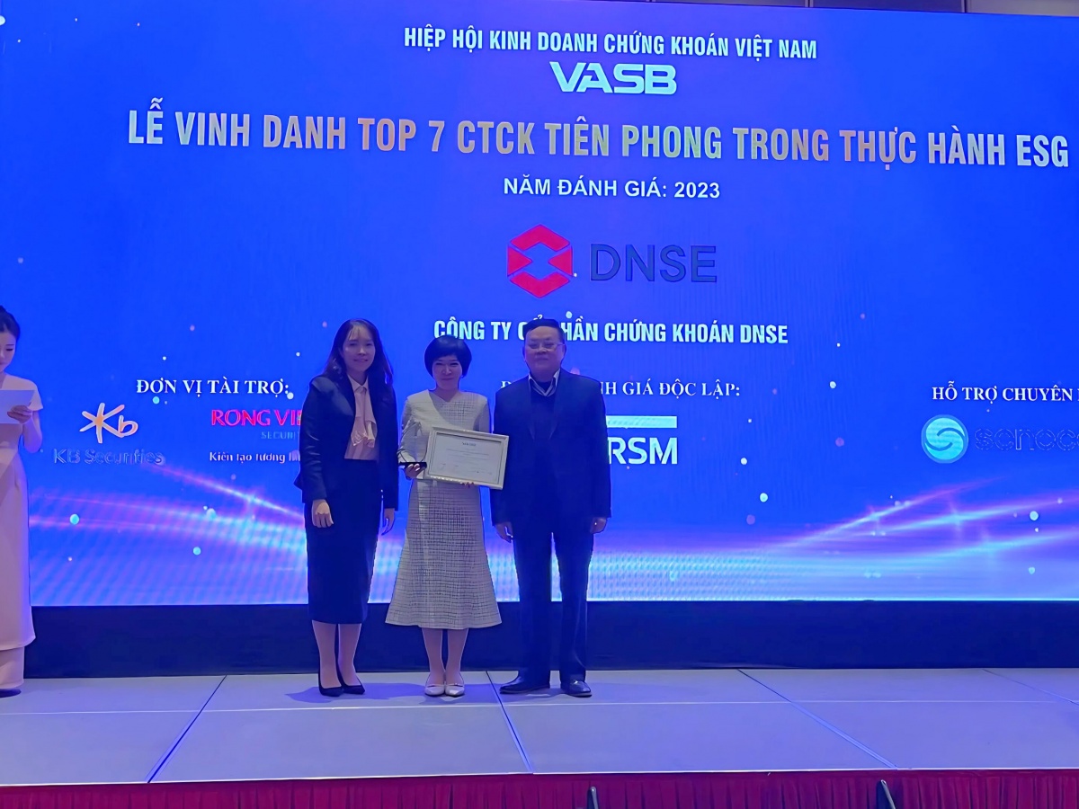 VASB vinh danh 7 công ty chứng khoán dẫn đầu về thực hành ESG