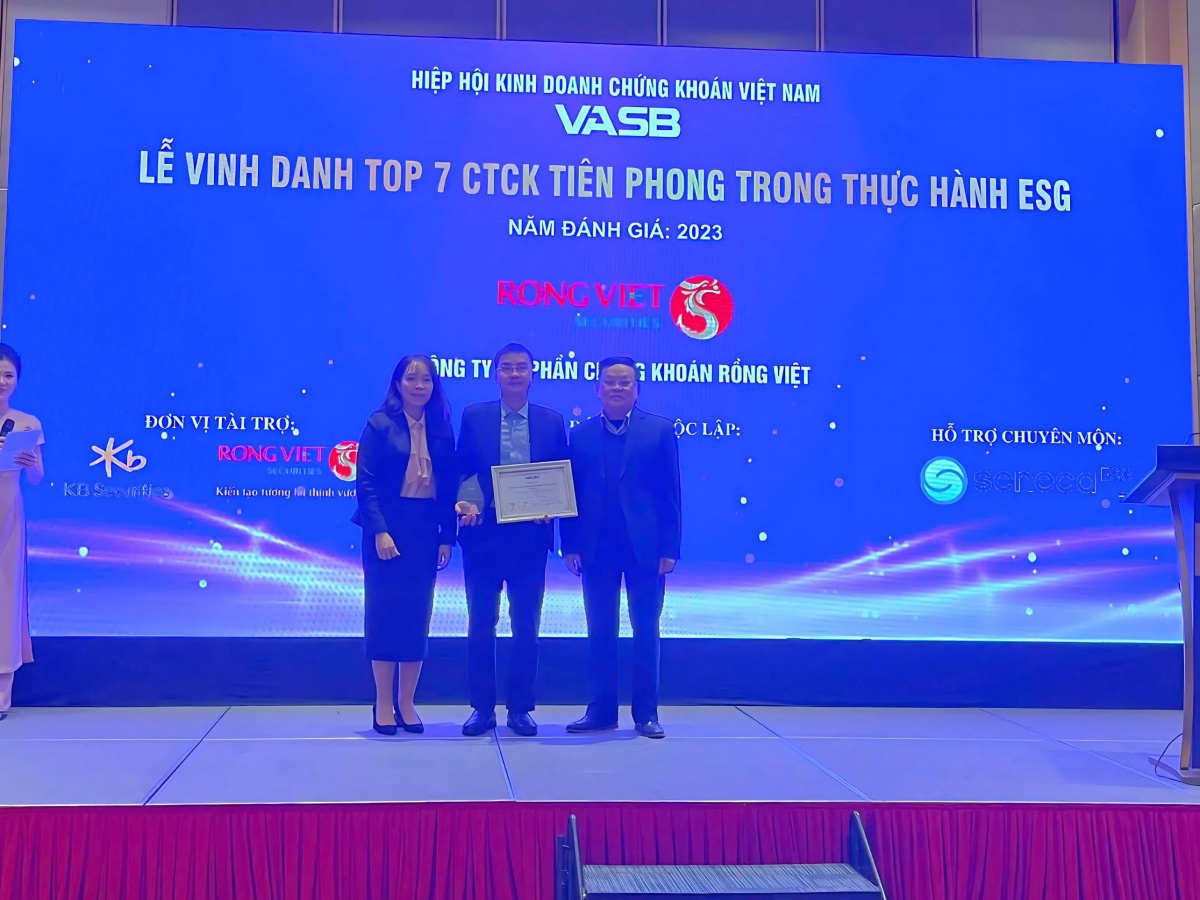 VASB vinh danh 7 công ty chứng khoán dẫn đầu về thực hành ESG