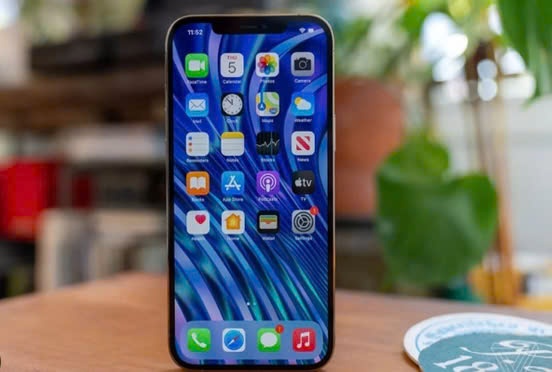 iPhone 12 Pro Max giảm “thủng đáy” cuối tháng 2/2025: Dân tình “đứng hình” vì quá rẻ