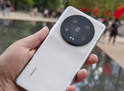 Xiaomi 14 Ultra khiến iPhone 16 "đỏ mặt": Cấu hình "khủng" hơn nhưng giá lại mềm hơn