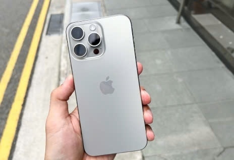 iPhone 15 Pro Max vs iPhone 16 Pro Max: Hơn nhau ở đâu mà giá chênh lệch đến hàng chục triệu?