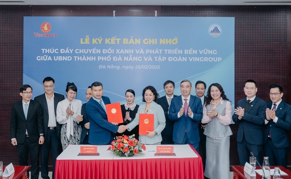 Lãnh đạo UBND thành phố Đà Nẵng và Tập đoàn Vingroup ký kết bản ghi nhớ về thúc đẩy chuyển đổi xanh và phát triển bền vững chiều 25-2 