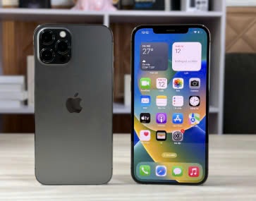 Bất ngờ với hiệu năng iPhone 12 Pro Max sau 5 năm: So kè 