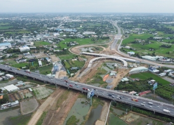 Thiếu hụt nguyên liệu quan trọng, dự án Vành đai huyết mạch của TP.HCM nguy cơ chậm tiến độ