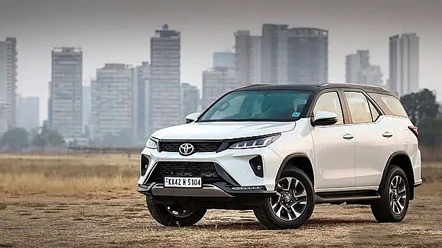 Toyota Fortuner 2025 ra mắt: Thiết kế đẳng cấp, trang bị đỉnh cao, giá 