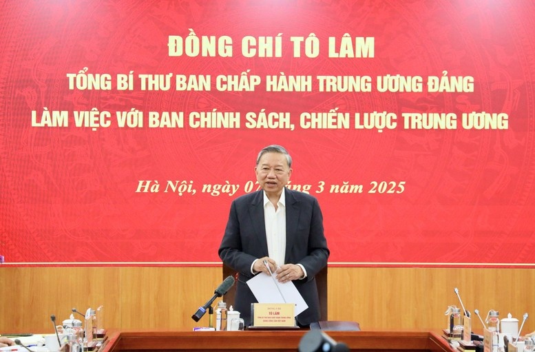 Đồng chí Tổng Bí thư Tô Lâm phát biểu chỉ đạo tại buổi làm việc với Ban Chính sách, Chiến lược Trung ương.