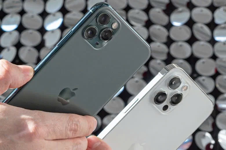 iPhone 11 Pro Max và iPhone 12 Pro Max: Đâu mới là “người bạn đồng hành” lý tưởng?