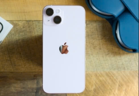 "Lão tướng" iPhone 14: Càng già càng cay, giá càng rẻ càng đáng mua