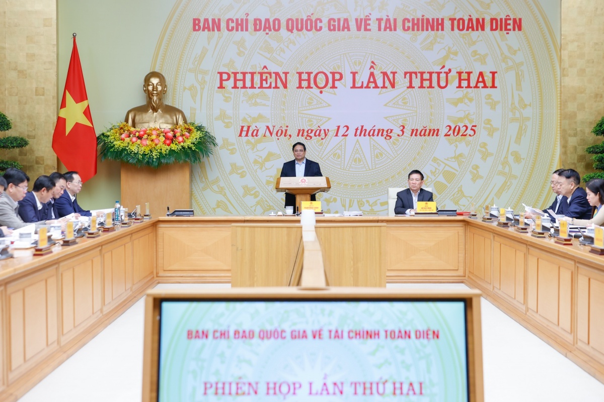 Thủ tướng chỉ đạo thúc đẩy mạnh mẽ hơn nữa thanh toán không dùng tiền mặt, xây dựng lộ trình, bước đi cho các cơ quan, đơn vị, địa phương, những khu vực vùng sâu, vùng xa, biên giới, hải đảo