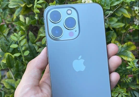 Bảng giá iPhone 13 giữa tháng 3/2025: Giảm sập sàn, người dùng đứng ngồi không yên