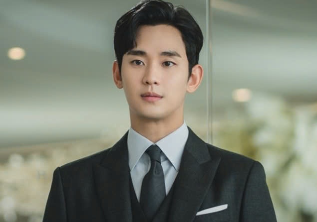 Kim Soo Hyun đang bị dính tới Scandal lớn chưa từng có trong sự nghiệp