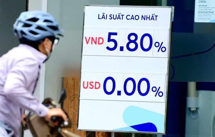 Lãi suất ngân hàng hôm nay 16/3: Eximbank "chơi trội" khi giảm tới 3 lần