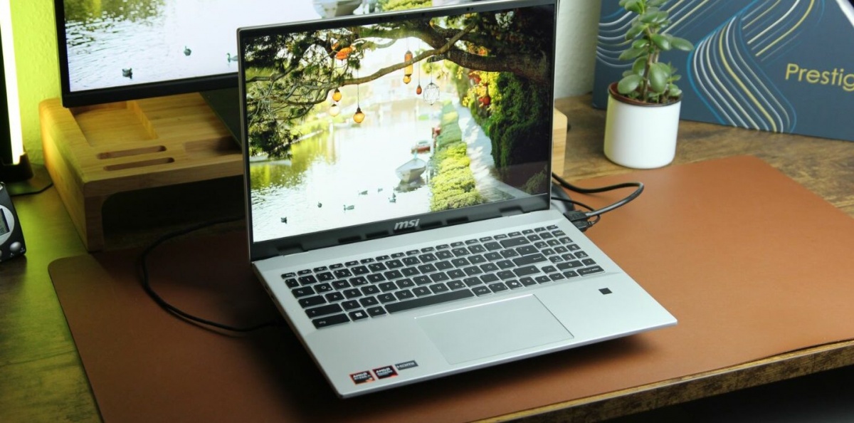 Laptop 4K tốt nhất 2025: MacBook vẫn là 