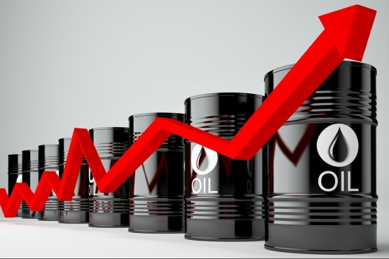 Giá xăng dầu hôm nay 25/11: Giữ vững đà tăng trưởng