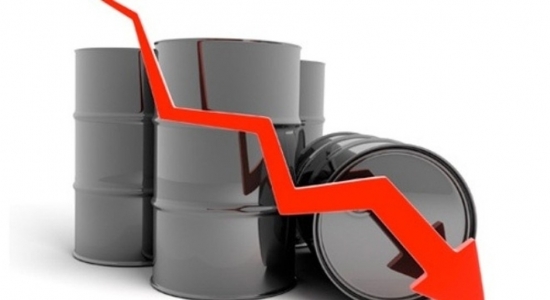 Giá xăng dầu hôm nay 10/8: Lao dốc phiên đầu tuần