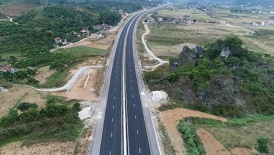 Tin tức dự án hạ tầng giao thông ngày 8/9: Sơ tuyển cao tốc Tuyên Quang - Phú Thọ hơn 3.271 tỷ đồng