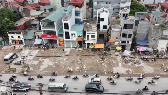 Hà Nội: Đường vành đai 2 mở rộng, giá đất mặt phố "leo thang" từng ngày