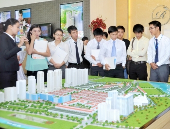 Doanh nghiệp địa ốc Sài Gòn tiết lộ mức thưởng Tết “khủng” 2019
