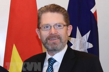 Chủ tịch Thượng viện Australia bắt đầu thăm chính thức Việt Nam