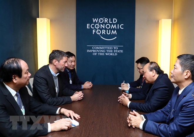 thu tuong tiep lanh dao cac tap doan da quoc gia ben le wef davos