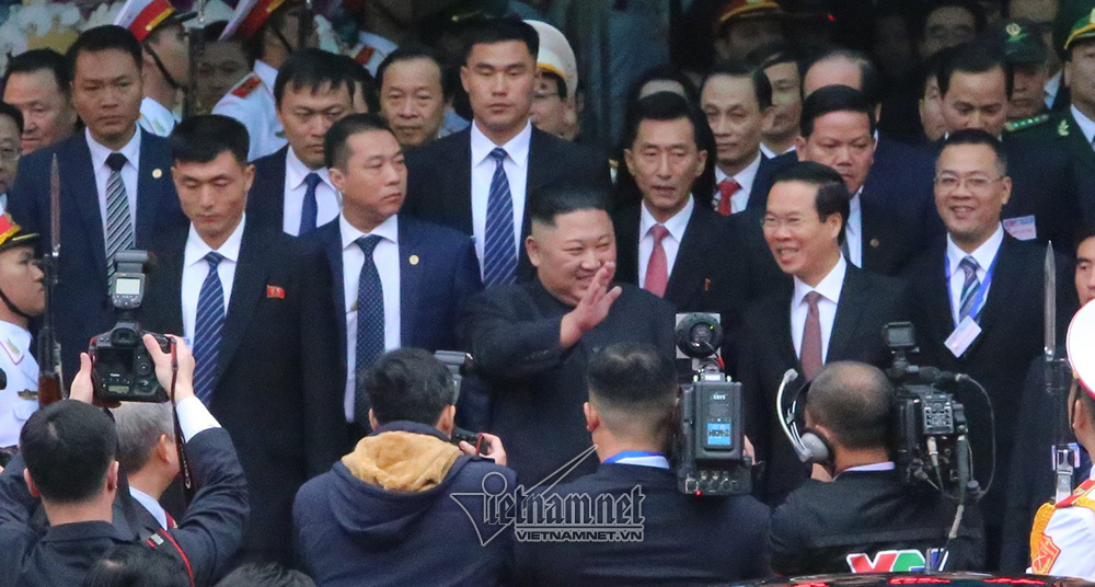 doan xe cua ong kim jong un dang ve ha noi