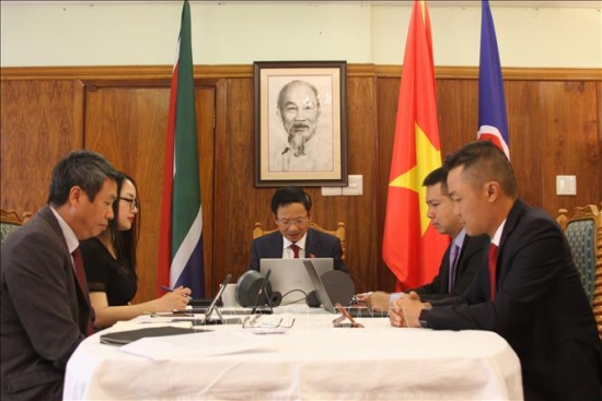 Đại sứ Việt Nam trao đổi với Đảng Cộng sản Nam Phi về kết quả Đại hội XIII