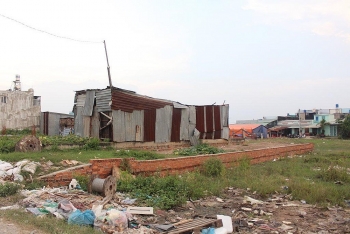 Nửa vời xử lý nạn xây nhà lụi tại huyện Bình Chánh
